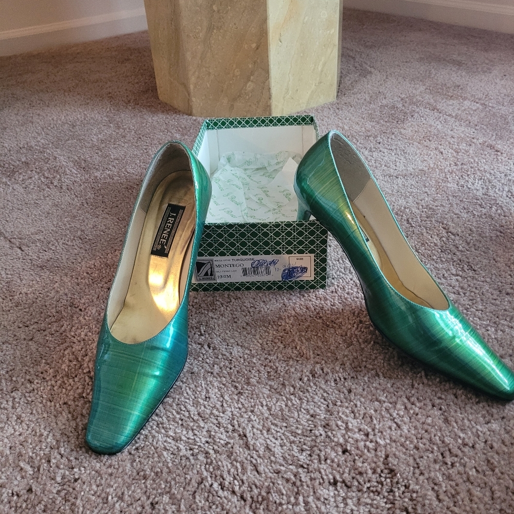 J.Renee size 10.5, green women's 3 inch heels!